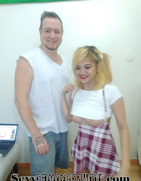Naakte gelekte OnlyFans-foto van Sexygamingcouple