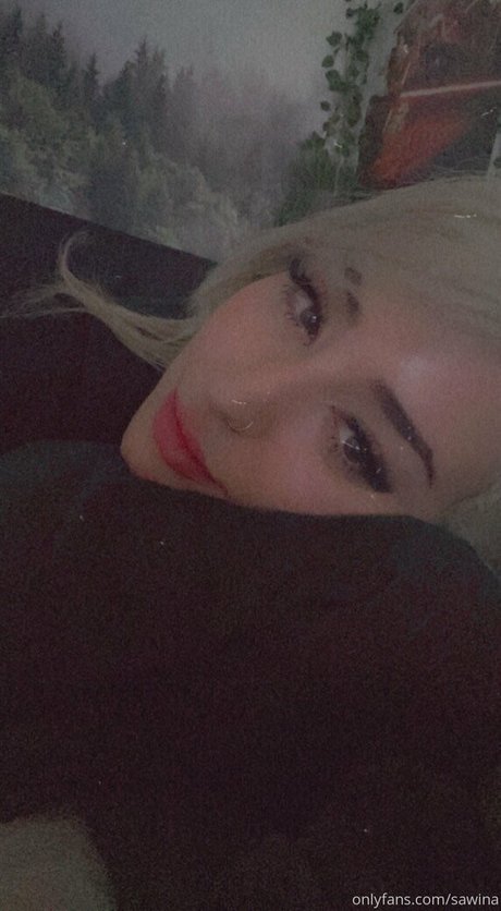 Naakte gelekte OnlyFans-foto van Sawina