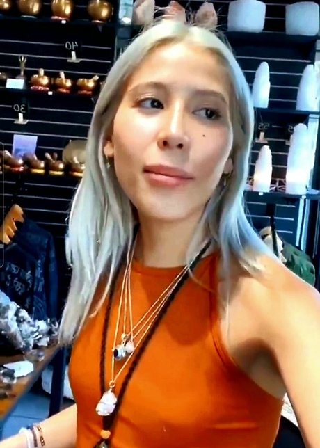Naakte gelekte OnlyFans-foto van Charisma Kain