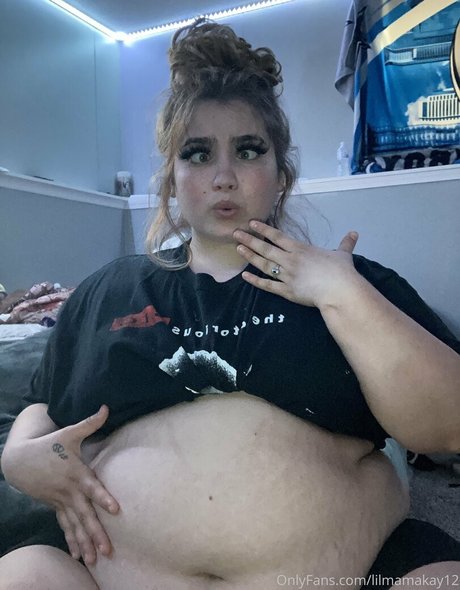 Naakte gelekte OnlyFans-foto van Lilmamakay12