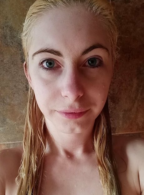 Naakte gelekte OnlyFans-foto van Nikkigiavip