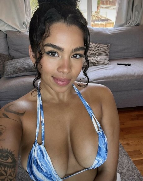 Naakte gelekte OnlyFans-foto van Nicole Patino