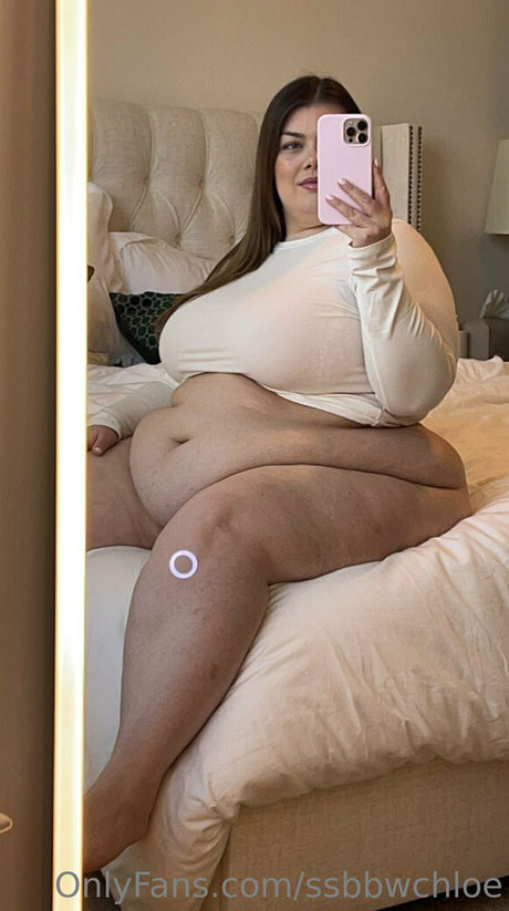Naakte gelekte OnlyFans-foto van Ssbbwchloe