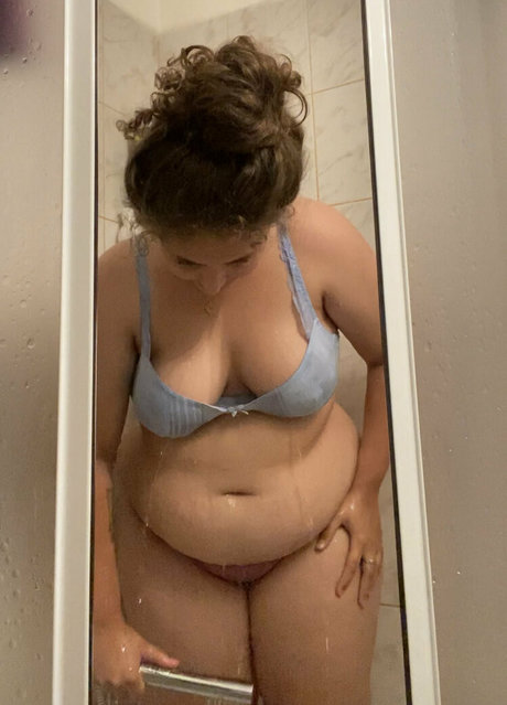 Naakte gelekte OnlyFans-foto van Cutecatanna
