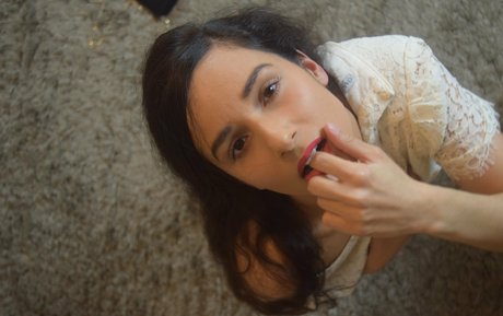 Naakte gelekte OnlyFans-foto van Mirabella00