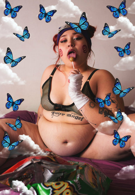 Naakte gelekte OnlyFans-foto van Juicyangelbbw