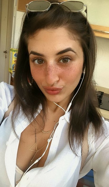 Naakte gelekte OnlyFans-foto van Katerina Entmann