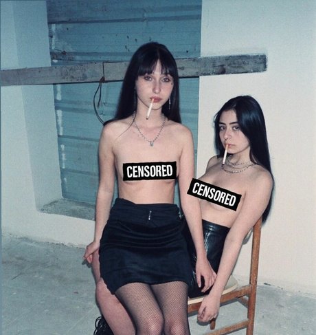 Naakte gelekte OnlyFans-foto van Israeli Teen