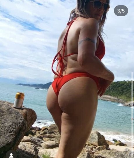 Naakte gelekte OnlyFans-foto van Coroas Gostosa