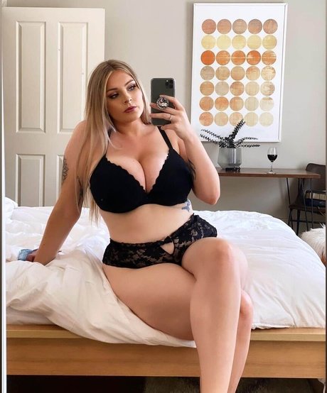 Curvy Goddesses