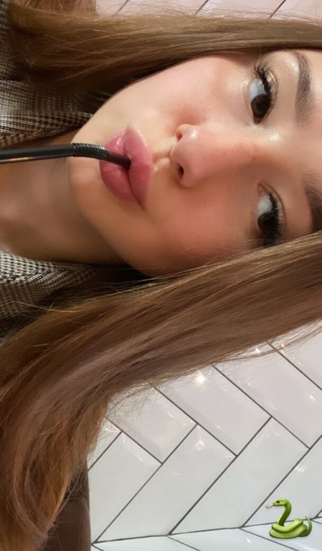 Naakte gelekte OnlyFans-foto van Aliceekisss