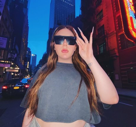 Naakte gelekte OnlyFans-foto van Nattiethebaddie