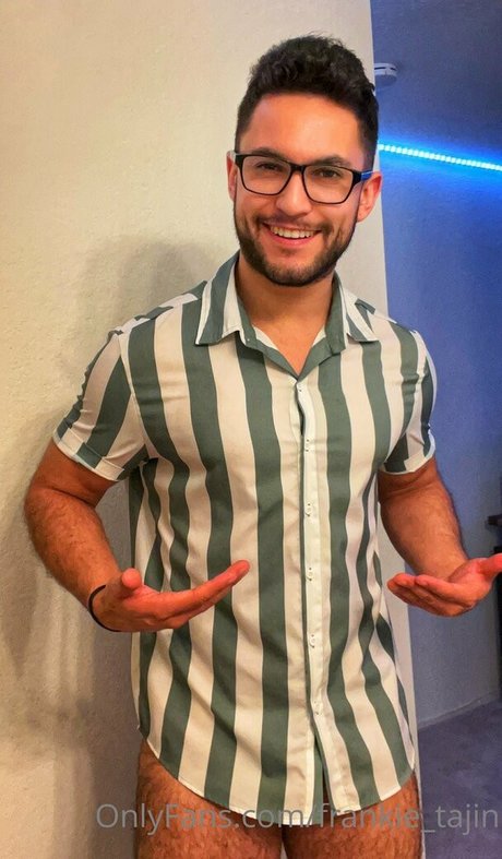 Naakte gelekte OnlyFans-foto van Frankietajin