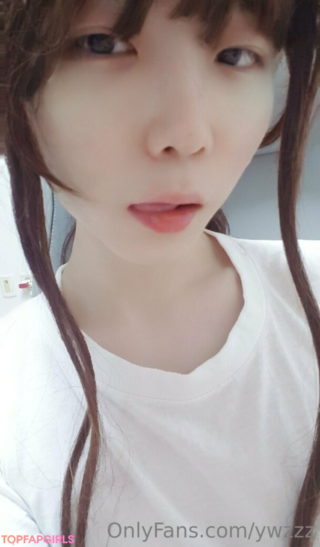 Naakte gelekte OnlyFans-foto van Ywzzz #461 Naakte gelekte OnlyFans-foto van Ywzzz #461