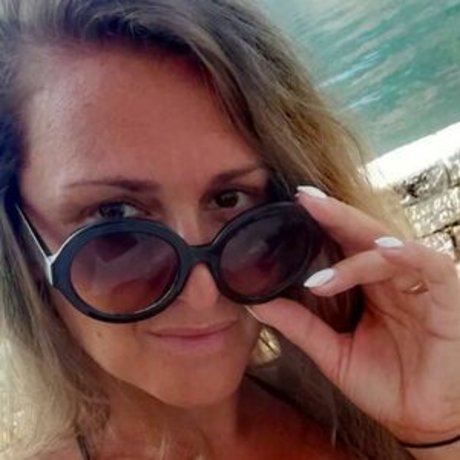 Naakte gelekte OnlyFans-foto van Justwoman 42