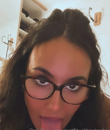 Naakte gelekte OnlyFans-foto van Natasha Maree