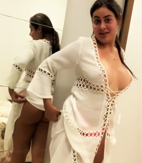 Bella Menezes