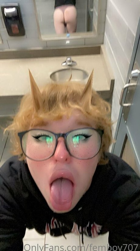 Naakte gelekte OnlyFans-foto van Femboy707
