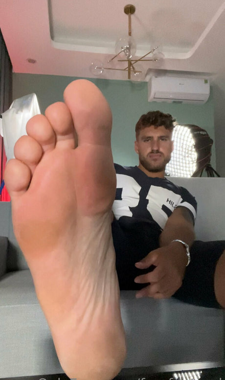 Naakte gelekte OnlyFans-foto van Freefootgod