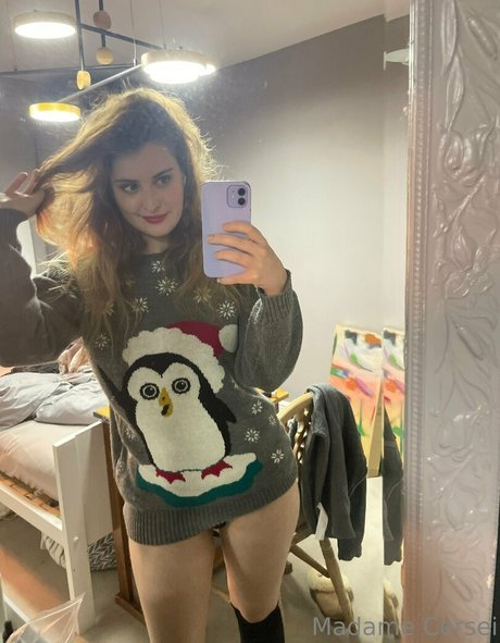 Naakte gelekte OnlyFans-foto van Madame Cersei