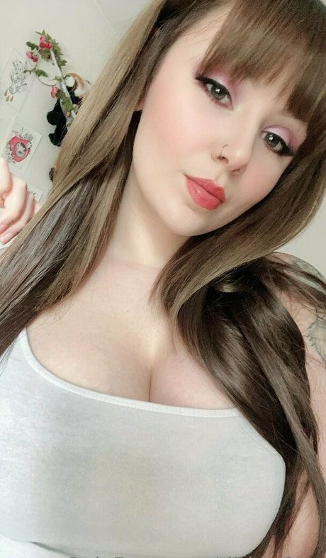 Naakte gelekte OnlyFans-foto van Riirichan