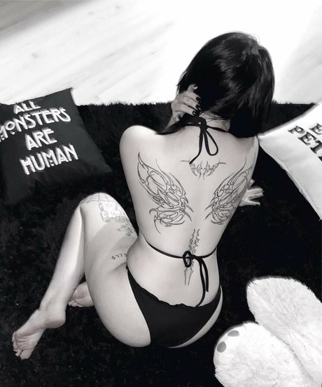 Naakte gelekte OnlyFans-foto van Ghostbabss