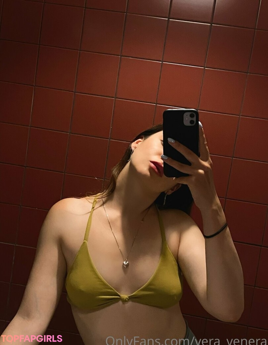 Naakte gelekte OnlyFans-foto van Veravenera #39 Naakte gelekte OnlyFans-foto van Veravenera #39