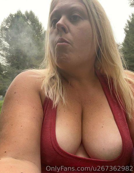 Naakte gelekte OnlyFans-foto van Smokybrookeb