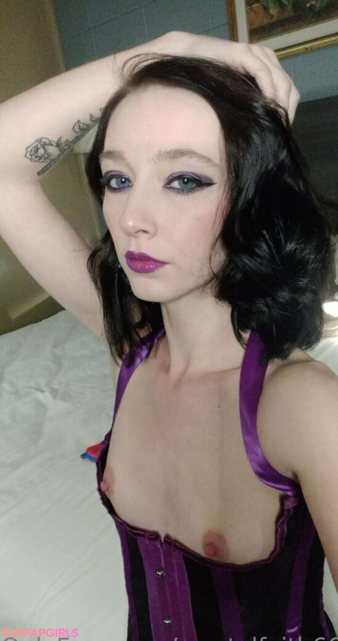 Naakte gelekte OnlyFans-foto van Crystalfaith666 #16 Naakte gelekte OnlyFans-foto van Crystalfaith666 #16