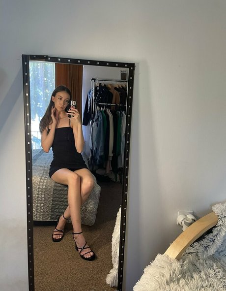 Naakte gelekte OnlyFans-foto van Longlegzzz