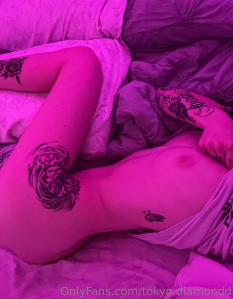 Naakte gelekte OnlyFans-foto van Tokyodiamondd
