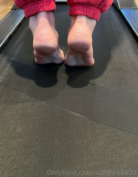 Naakte gelekte OnlyFans-foto van Footgoddessmacie
