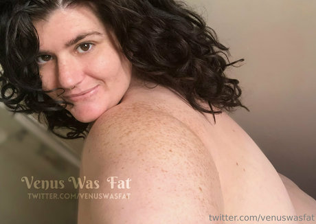 Naakte gelekte OnlyFans-foto van Xxlbbw