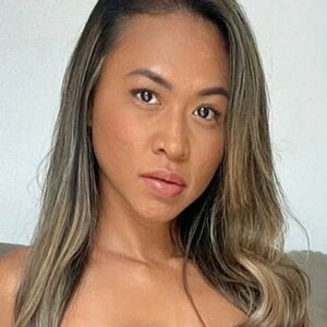 Naakte gelekte OnlyFans-foto van Jehyuriko