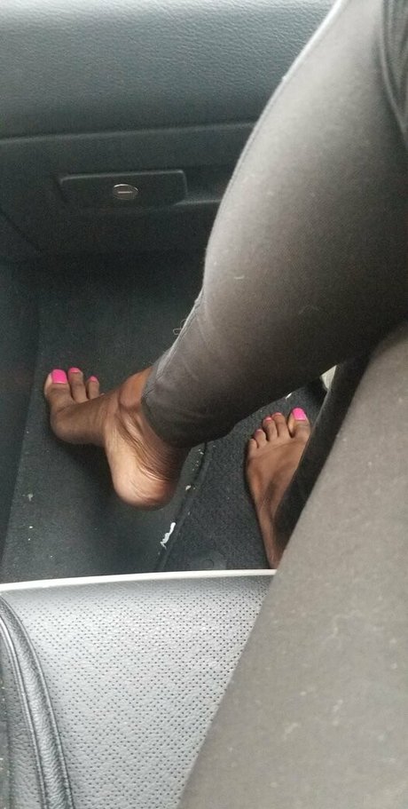 Naakte gelekte OnlyFans-foto van Cfootgoddessx