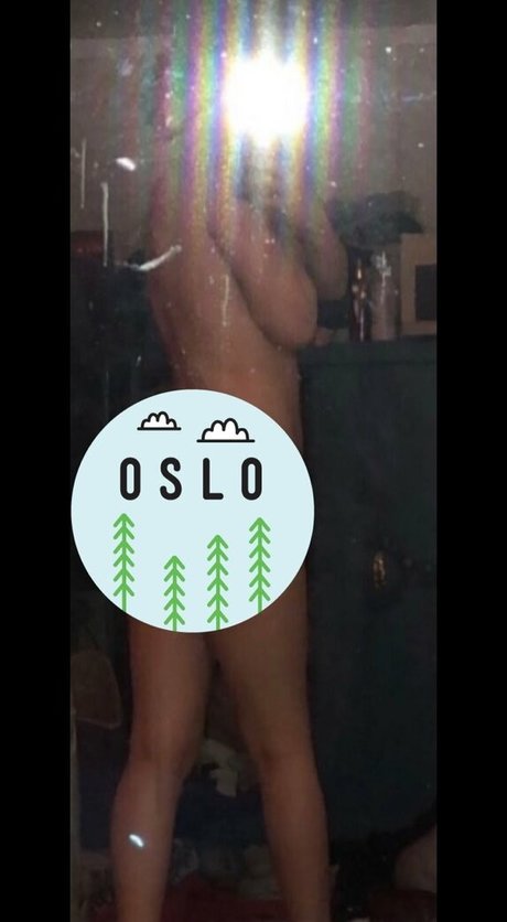 Naakte gelekte OnlyFans-foto van Yourfavspicydragonfree
