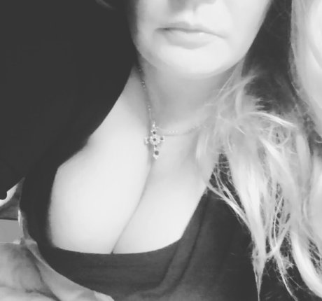 Naakte gelekte OnlyFans-foto van Uniquilyyours