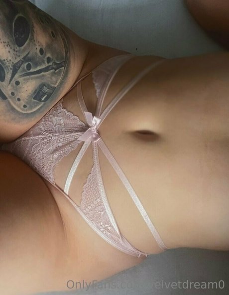 Naakte gelekte OnlyFans-foto van Velvetdream0