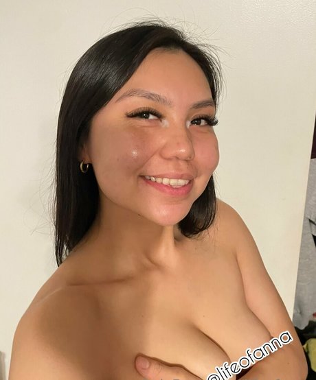 Naakte gelekte OnlyFans-foto van Lifeofanna