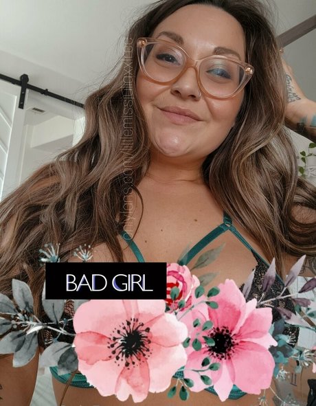 Naakte gelekte OnlyFans-foto van Littlemissjuliaxxfree