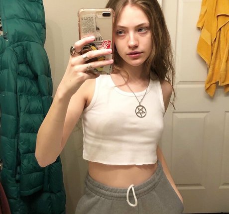 Naakte gelekte OnlyFans-foto van Savannahnrmn