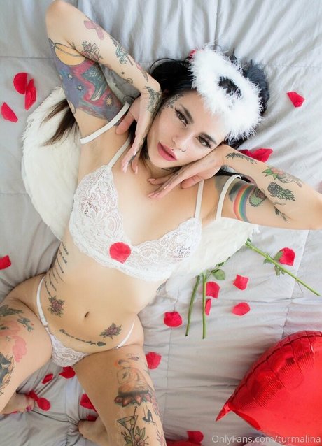 Naakte gelekte OnlyFans-foto van Turmalina