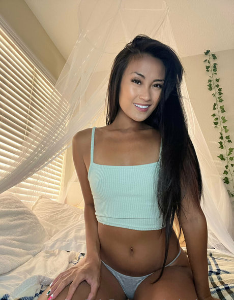 Naakte gelekte OnlyFans-foto van Asiankrystal