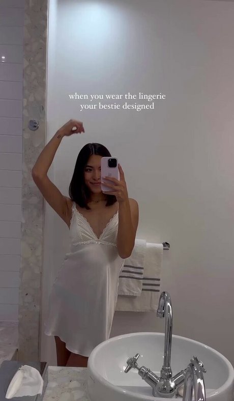 Naakte gelekte OnlyFans-foto van Shanti Tan