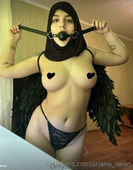 Naakte gelekte OnlyFans-foto van Arianaswan