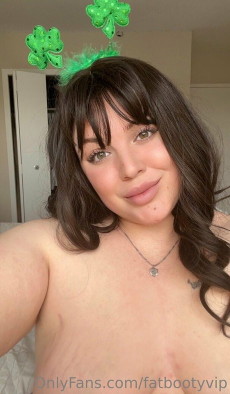 Naakte gelekte OnlyFans-foto van Fatbootyvip