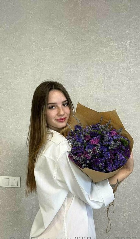 Naakte gelekte OnlyFans-foto van Liliflower2002