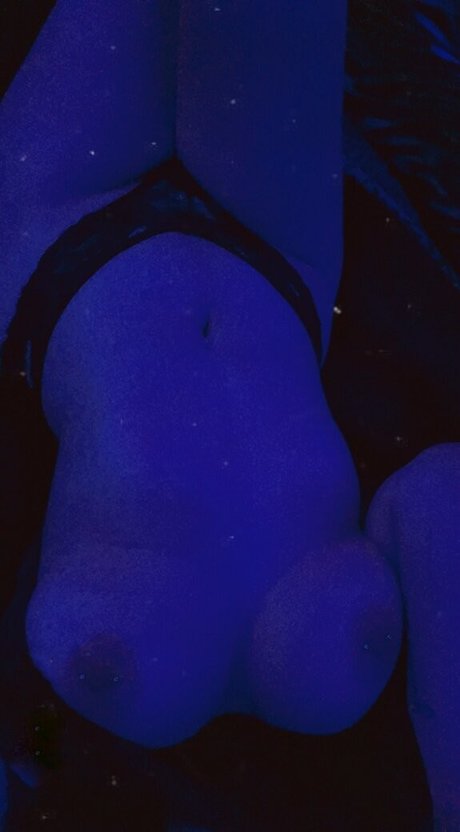 Naakte gelekte OnlyFans-foto van Suxx2suk