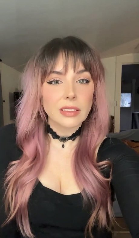 Naakte gelekte OnlyFans-foto van Mary Kish