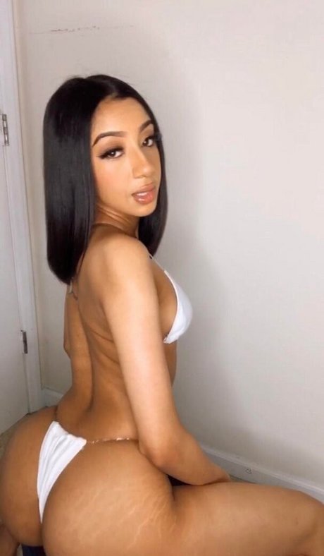 Naakte gelekte OnlyFans-foto van Sadgalkate